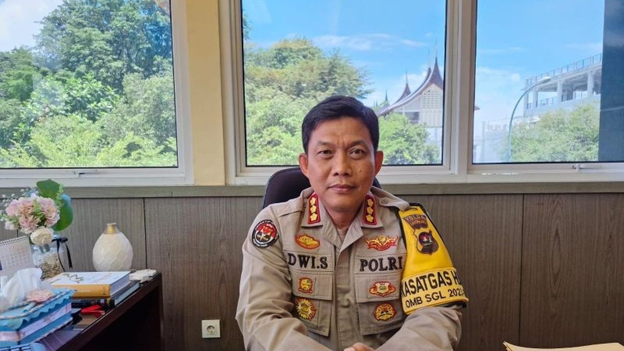 Polda Sumbar gencar mensosialisasikan rekrutmen anggota Polri jalur santri tahun 2025 untuk menarik minat santri di Sumatera Barat mendaftar, meskipun animo masih rendah.