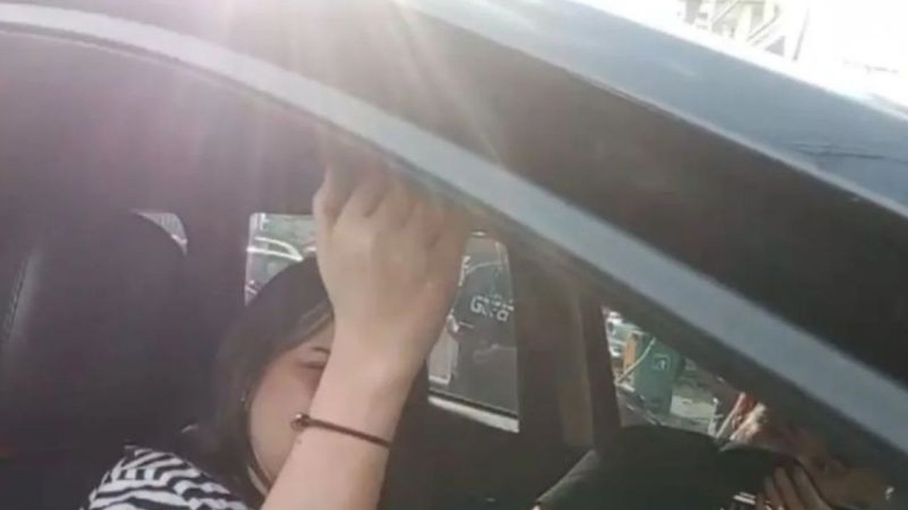 Kantor Imigrasi Pekanbaru menindaklanjuti dugaan perselingkuhan dua ASN yang viral di media sosial setelah dipergoki pasangan masing-masing di Jalan HR Soebrantas, Pekanbaru.