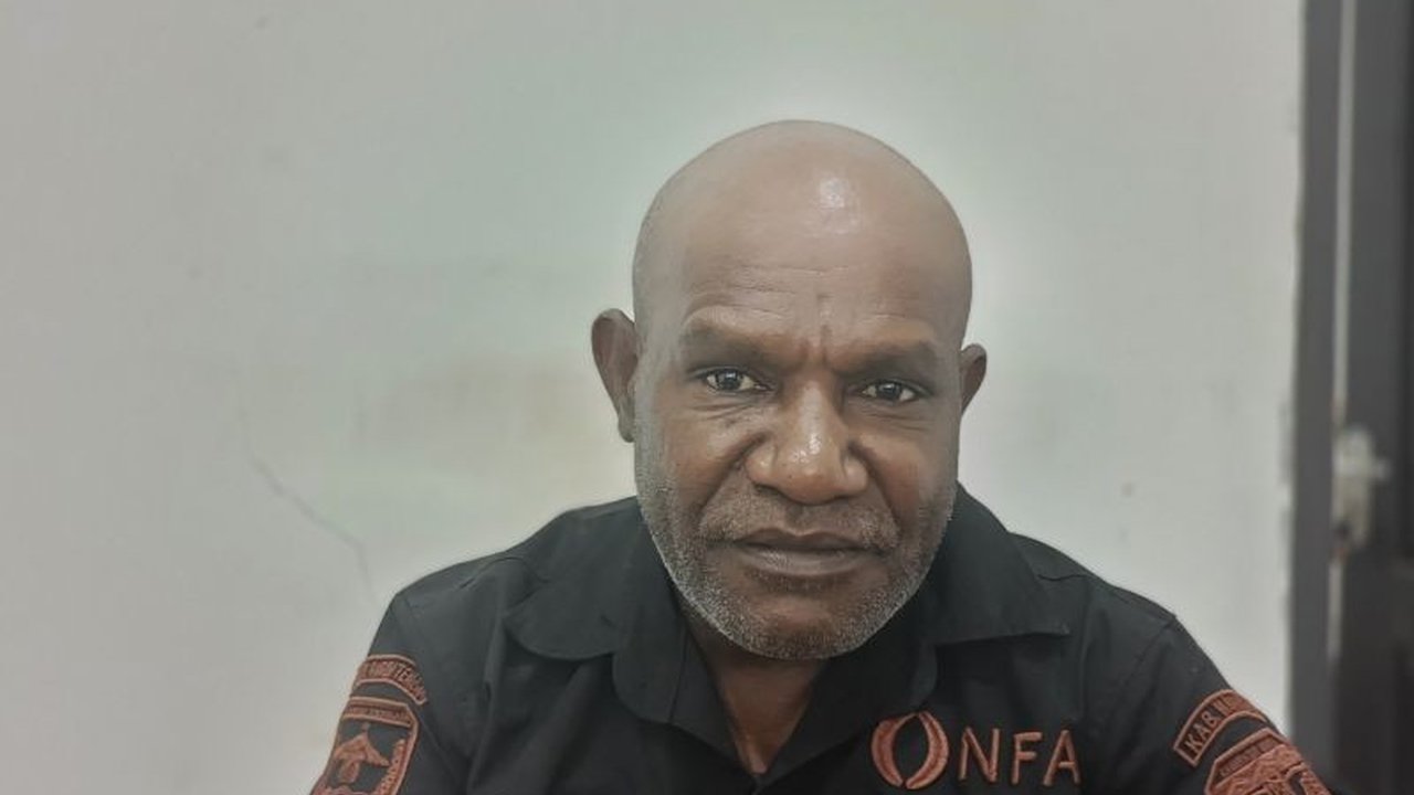 Dinas Ketahanan Pangan Mimika meluncurkan program unggulan untuk memperkuat ketahanan pangan 60 keluarga miskin di Kabupaten Mimika, Papua Tengah, melalui bantuan bibit, kolam ikan, dan pendampingan selama masa panen, guna mengurangi angka stunting.