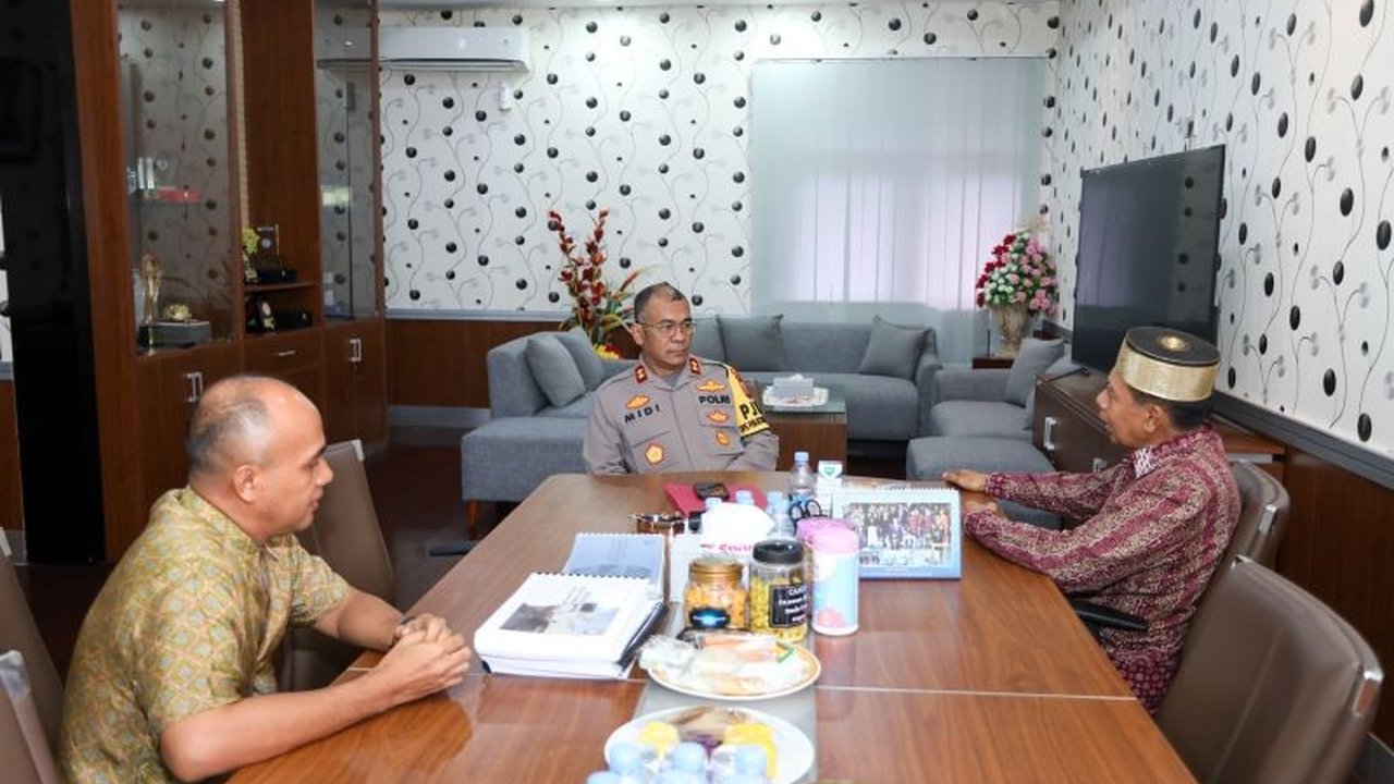 Forum Silaturahmi Keraton Nusantara (FKSN) secara aktif mendorong pengembangan budaya lokal di Maluku Utara melalui kolaborasi dengan pemerintah dan pemangku kepentingan, guna melestarikan warisan kerajaan dan kesultanan.