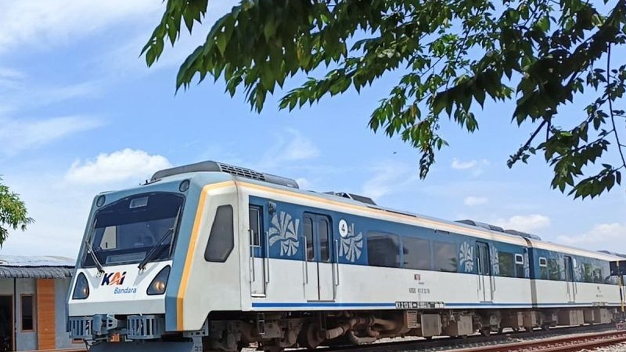 KAI Group melalui Kereta Api Bandara Srilelawangsa dan integrasi stasiun kereta api lainnya meningkatkan konektivitas dan aksesibilitas transportasi di Sumatera Utara, mendukung mobilitas masyarakat yang aman, nyaman, dan berkelanjutan.