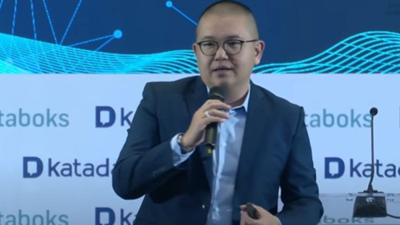 Survei Katadata Insight Center (KIC) menunjukkan kelas menengah Indonesia cenderung mengandalkan tabungan daripada pinjaman untuk memenuhi kebutuhan hidup di tengah ketidakpastian ekonomi.