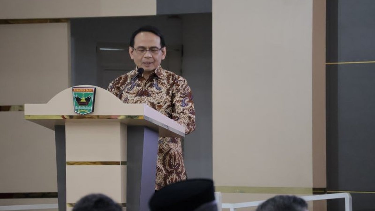 Otoritas Jasa Keuangan (OJK) mencatat 10 fintech lending belum memenuhi ekuitas minimum Rp7,5 miliar dan telah dikenai sanksi administratif, sementara industri pindar secara keseluruhan membukukan laba Rp1,65 triliun pada 2024.