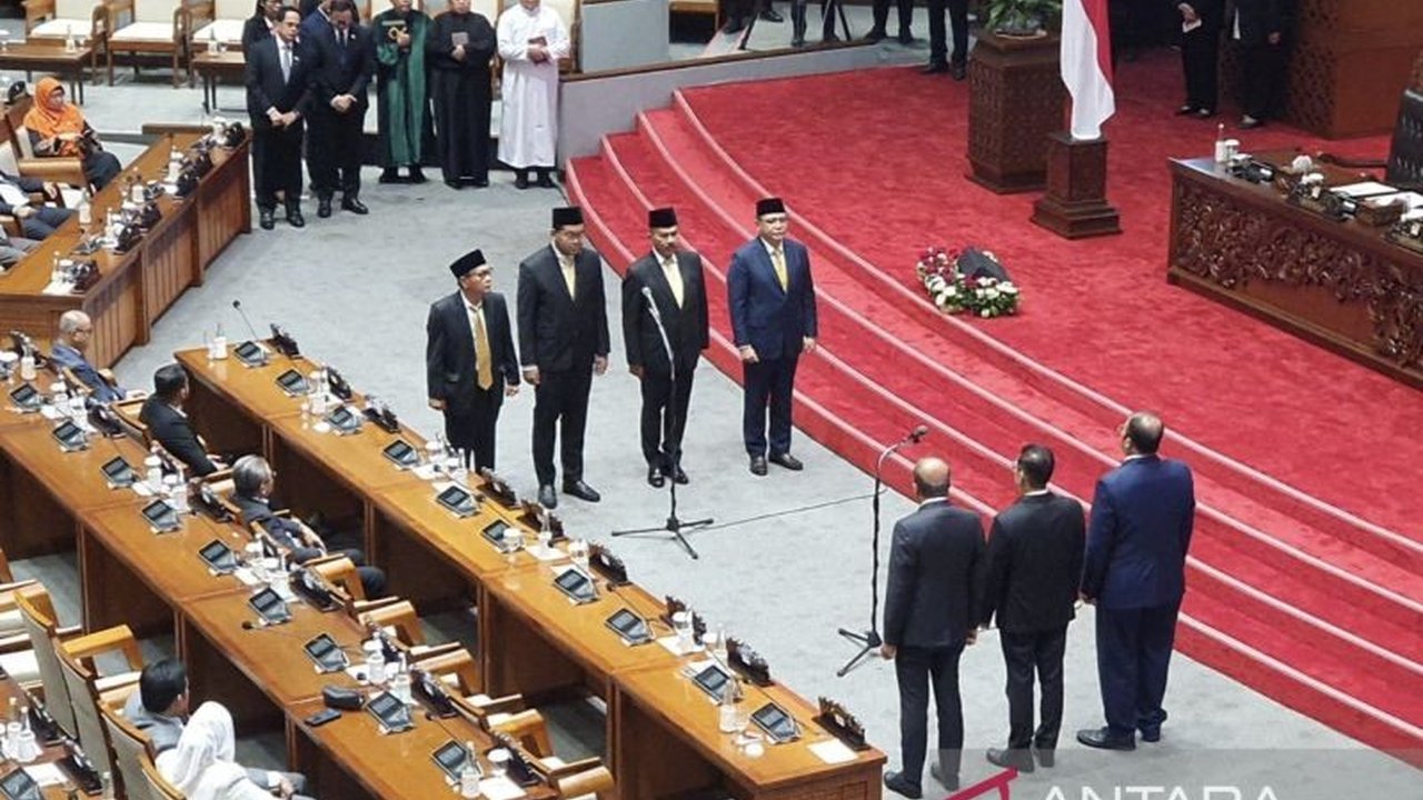 DPR Lantik 4 Anggota PAW Fraksi Golkar