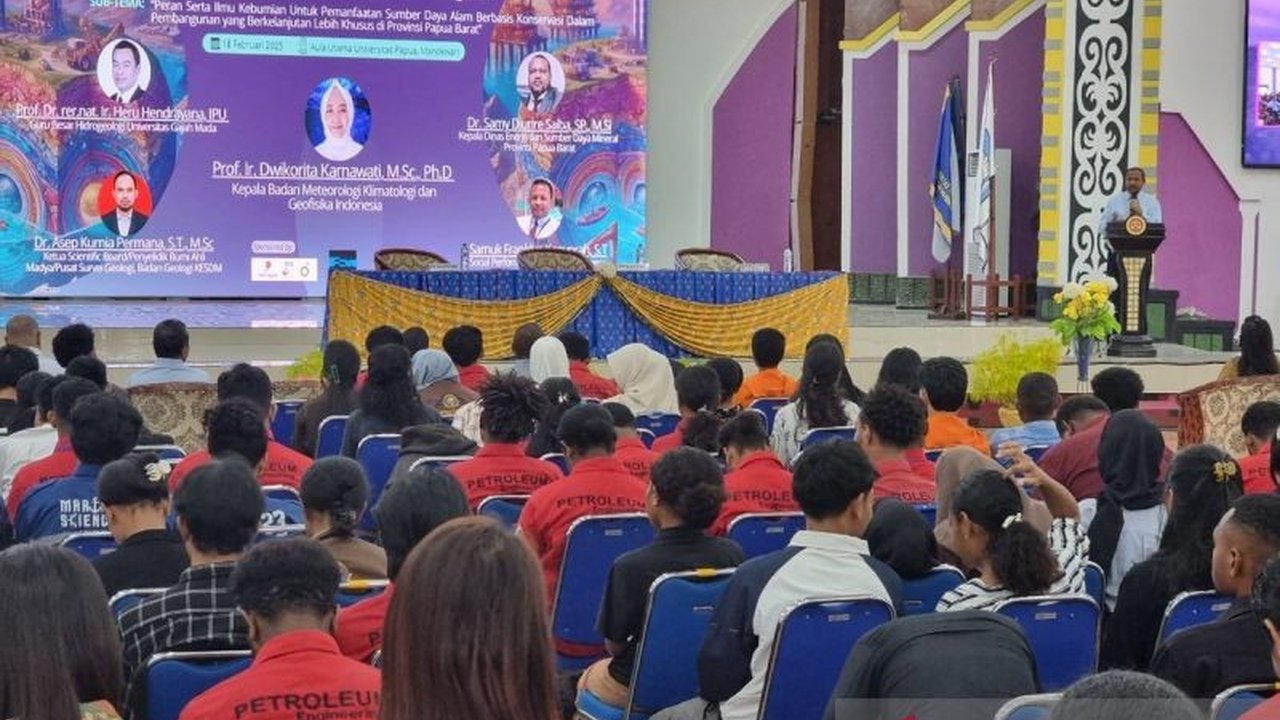 Fakultas Teknik Pertambangan dan Perminyakan Universitas Papua menggelar seminar nasional 'Ilmu Kebumian untuk Percepatan Pembangunan', mendorong pengelolaan sumber daya alam berkelanjutan di Papua Barat dan mengintegrasikan SDGs dalam kurikulum.