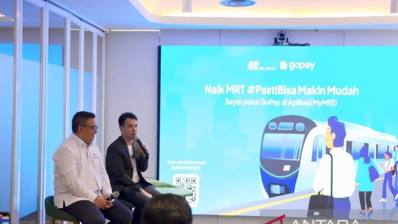 MRT Jakarta berkolaborasi dengan GoPay untuk memudahkan pelanggan membeli tiket melalui aplikasi MyMRTJ, menawarkan kemudahan, fleksibilitas, dan promo menarik hingga cashback 100 persen.