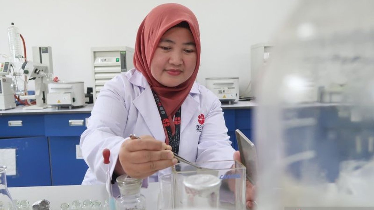 Badan Riset dan Inovasi Nasional (BRIN) berkolaborasi dengan University of Malaya dan lembaga Jepang untuk mengembangkan obat penyakit menular seperti malaria, disentri amoeba, demam berdarah, dan tuberkulosis, memanfaatkan kekayaan hayati Indonesia.