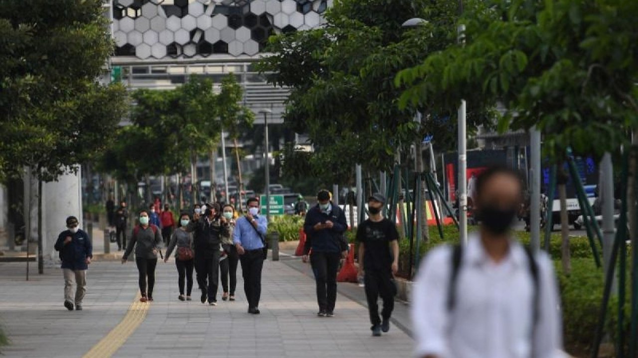 Proyeksi PDB per kapita Indonesia mencapai US$30.300 pada 2045, ditopang pertumbuhan ekonomi, peningkatan kelas menengah, dan pengurangan kemiskinan, menjadikan Indonesia sebagai ekonomi terbesar keempat dunia.