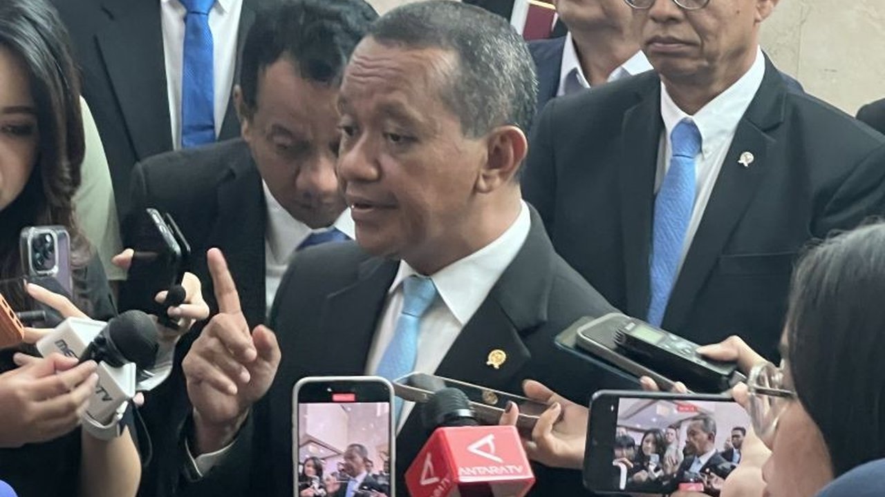 UU Minerba yang baru memungkinkan organisasi kemasyarakatan (ormas) keagamaan dan usaha kecil menengah (UKM) mengelola lahan tambang batu bara di luar wilayah eks-Perjanjian Karya Pengusahaan Pertambangan Batu bara (PKP2B), memberikan akses lebih luas pad