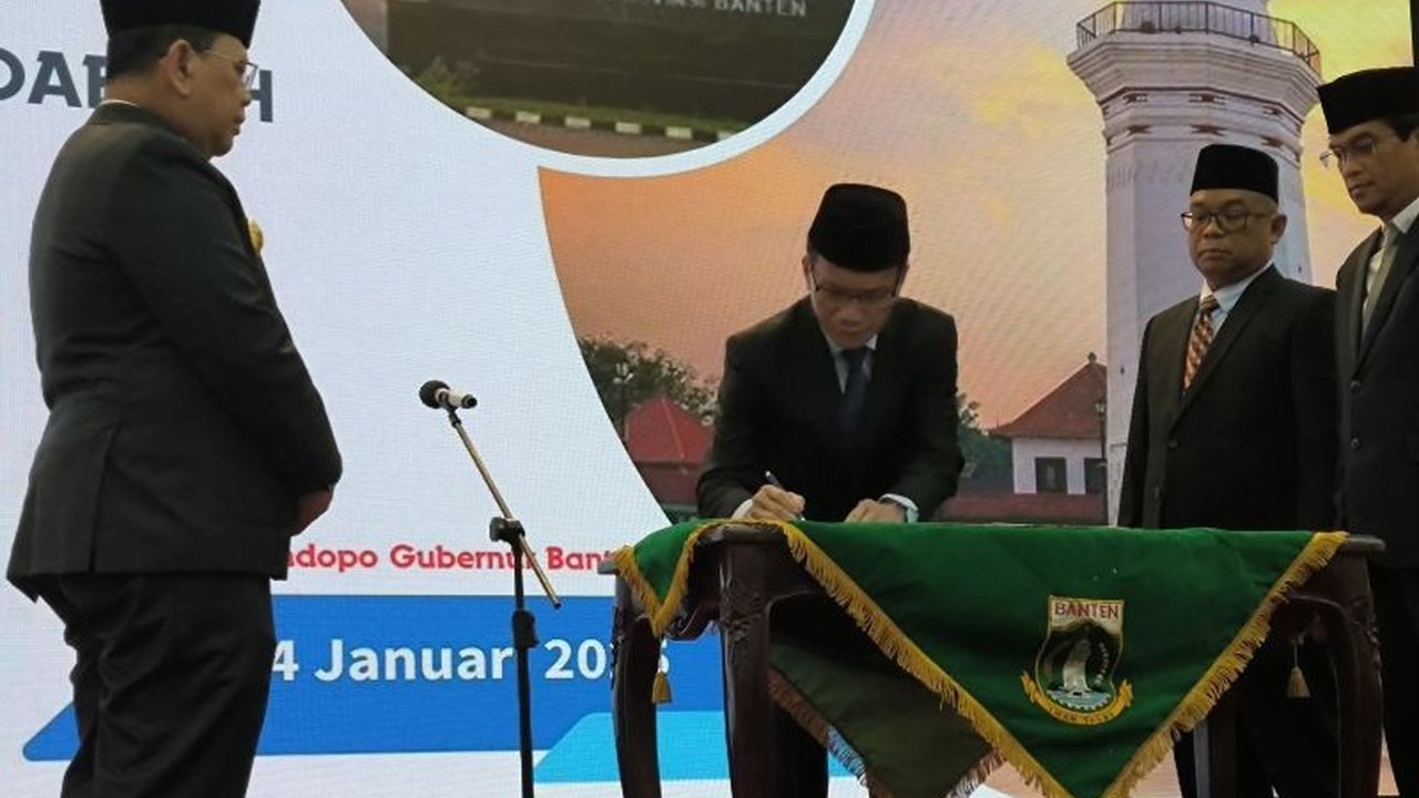 Pemprov Banten meninjau ulang anggaran pengadaan barang dan jasa, khususnya setelah mendapat sorotan publik terkait anggaran tempat tidur Gubernur dan Wakil Gubernur yang mencapai hampir setengah miliar rupiah.