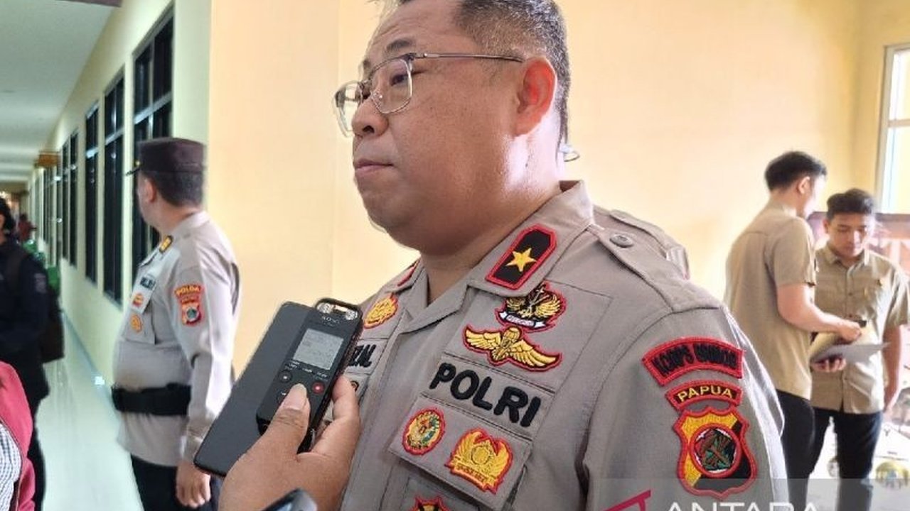 Satgas Damai Cartenz berhasil menangkap Askel Mabel, mantan anggota Polri yang membelot dan membawa kabur senjata api organik Polres Yalimo, di Kabupaten Yalimo, Papua Pegunungan.