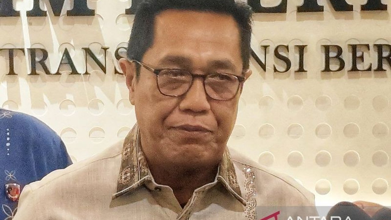 Bareskrim Polri telah memeriksa 10 saksi terkait dugaan pemalsuan 93 sertifikat hak milik (SHM) di Bekasi, yang diduga melibatkan perubahan data lokasi dan kepemilikan lahan di wilayah pesisir.