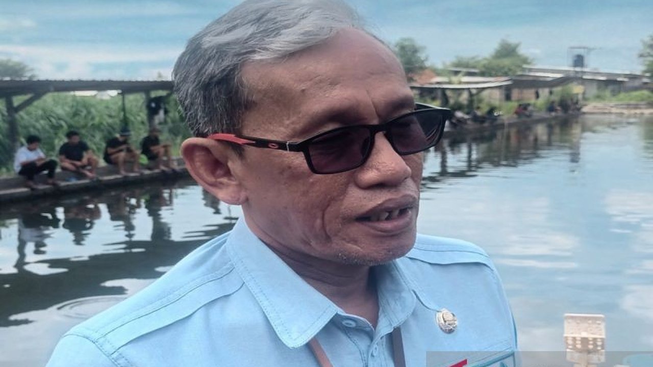 Kabupaten Sleman, DIY, gencar meningkatkan produksi ikan air tawar untuk memenuhi permintaan domestik dan nasional, bahkan menjadi penyangga benih ikan tingkat nasional.