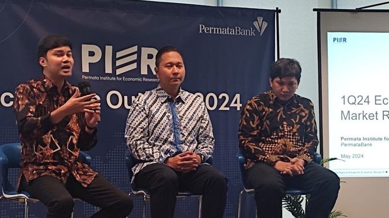 Ekonom memproyeksikan Bank Indonesia akan mempertahankan suku bunga acuan di level 5,75 persen pada Rapat Dewan Gubernur (RDG) Februari 2025, meskipun ada tekanan untuk menurunkan suku bunga guna mendorong pertumbuhan ekonomi.
