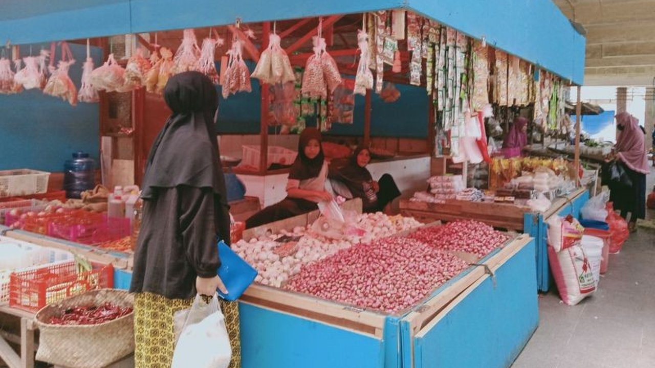 Pemerintah Kabupaten Penajam Paser Utara menggelar pasar murah di tiga kecamatan untuk membantu warga menghadapi lonjakan harga bahan pangan menjelang Ramadhan dan Idul Fitri 2025.