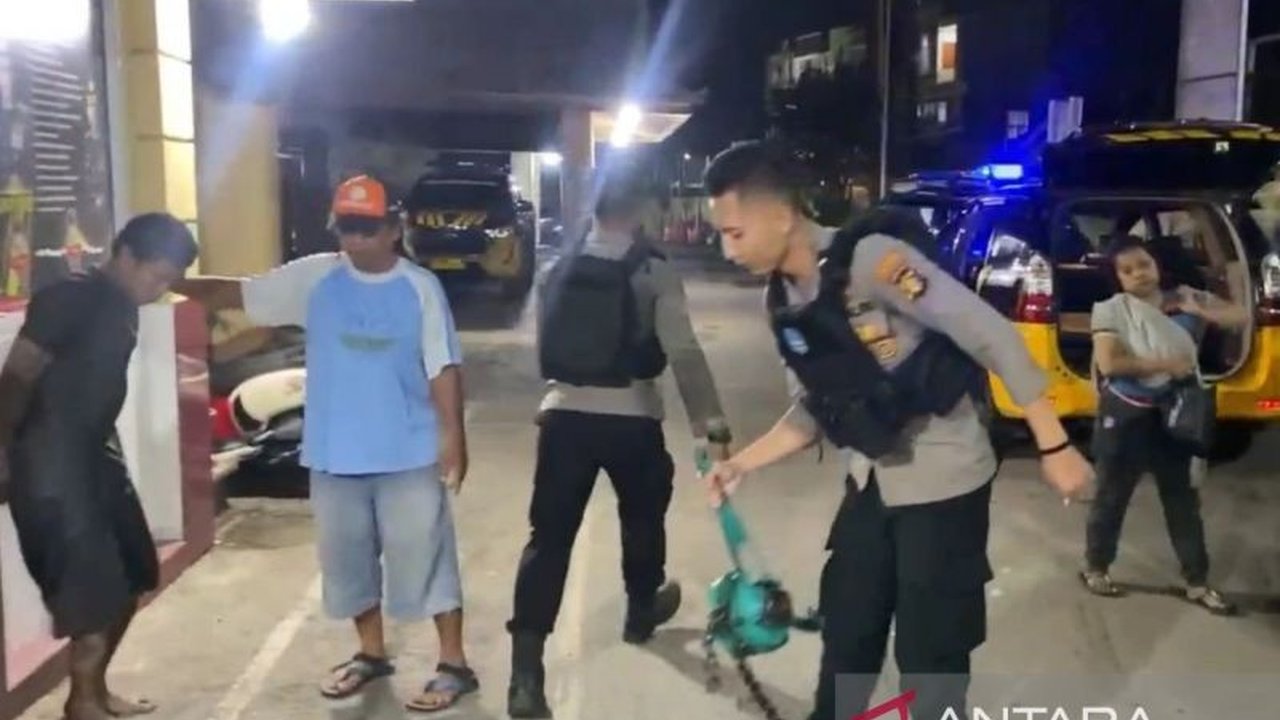 Polisi Samarinda berhasil menangkap pelaku pencurian kabel Telkom di gorong-gorong Jalan Khalid berkat laporan warga dan respon cepat petugas patroli.