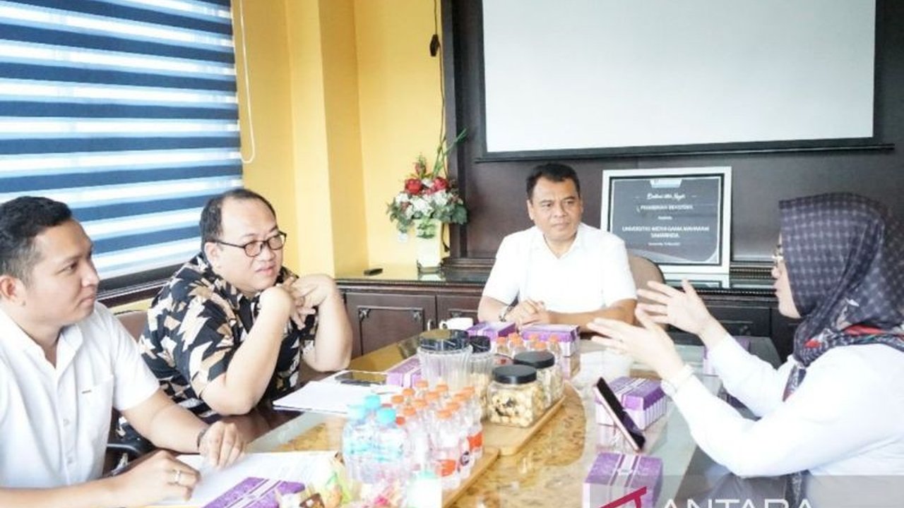 Kemenkum Kaltim berkolaborasi dengan Universitas Widya Gama Mahakam (UWGM) Samarinda untuk membentuk Sentra Kekayaan Intelektual (KI) guna mempermudah pendaftaran hak cipta dan desain industri bagi dosen dan mahasiswa.