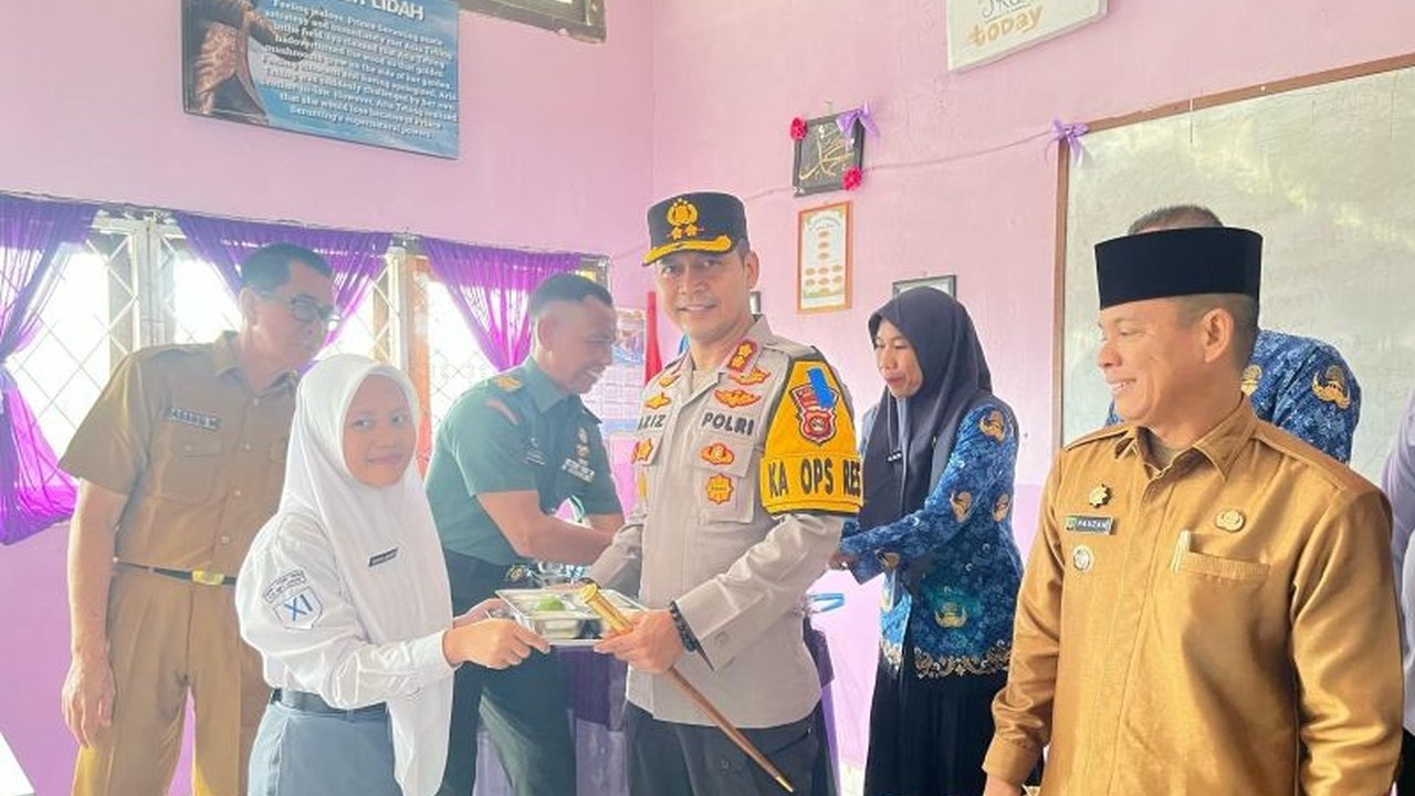 Polisi Empat Lawang, Sumsel, menyelidiki kasus dugaan makanan bergizi gratis (MBG) tidak layak konsumsi yang menyebabkan delapan siswa sakit perut dan harus dirawat.