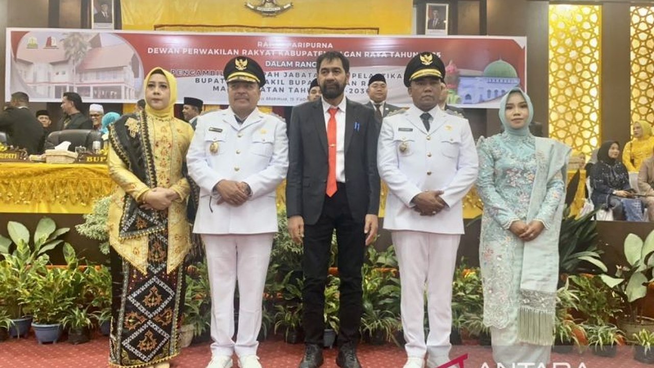 Gubernur Aceh, Muzakir Manaf, meminta Bupati Nagan Raya memberdayakan pengusaha lokal untuk meningkatkan perekonomian dan mengurangi pengangguran, serta meminta sinergi dengan pemerintah provinsi.