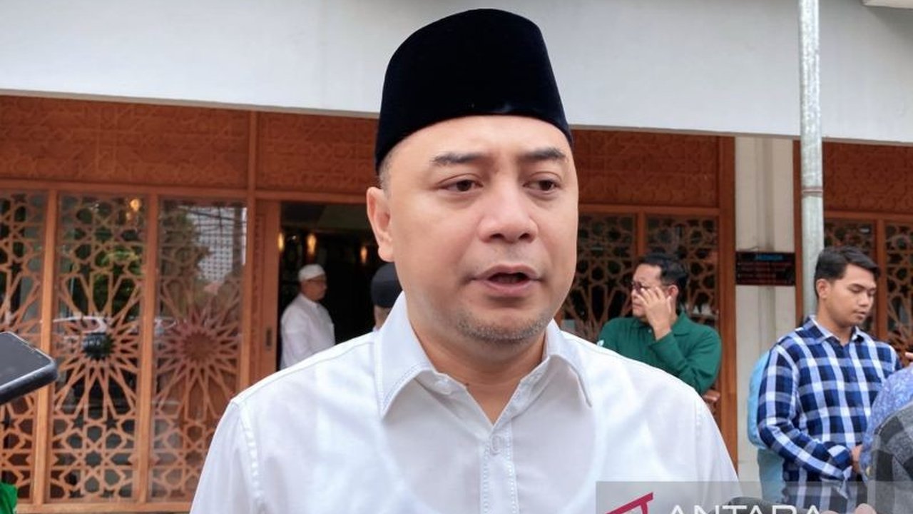 Pemerintah Kota Surabaya memastikan pengobatan HIV/AIDS gratis bagi warga Surabaya tetap berjalan meskipun ada efisiensi anggaran di sektor lain.