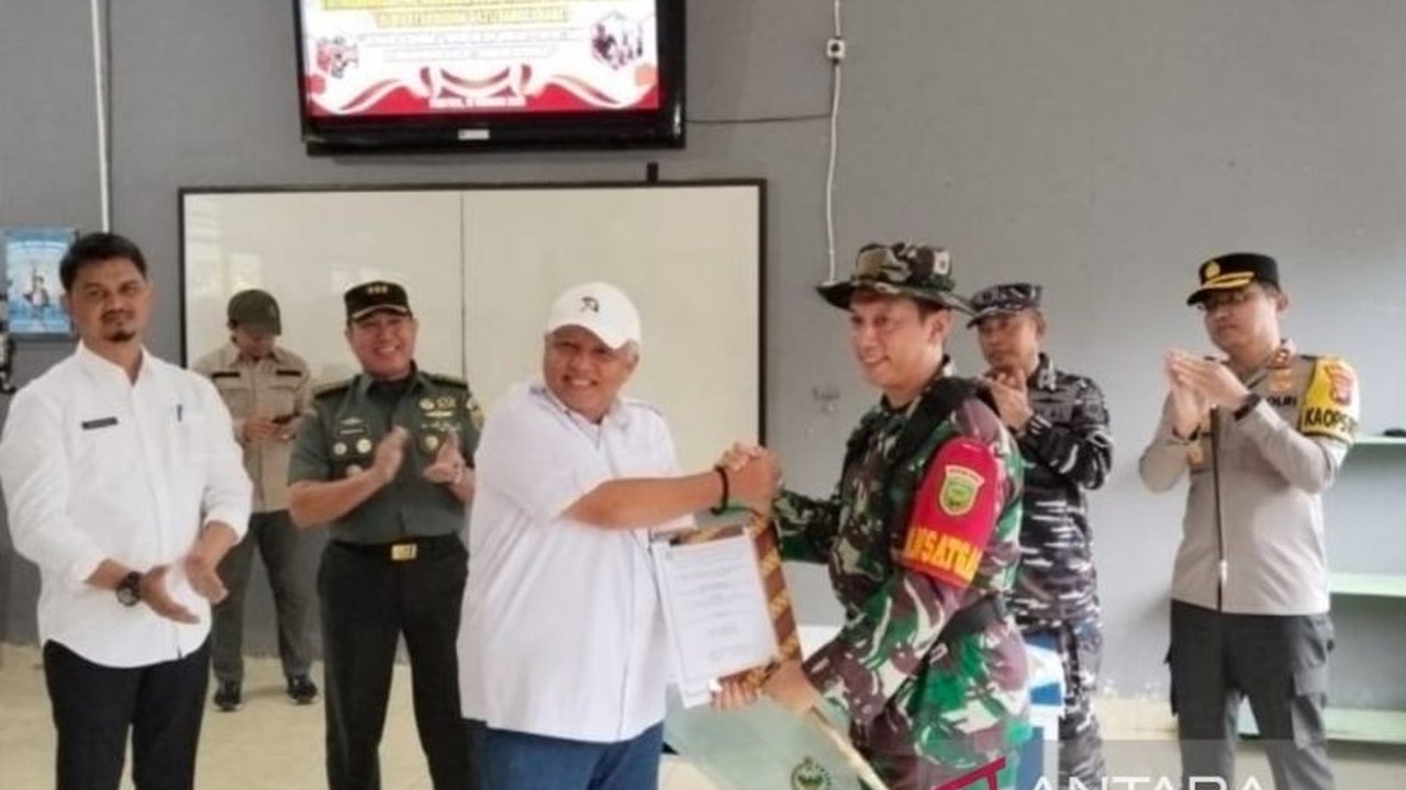 TNI Manunggal Membangun Desa (TMMD) ke-123 di Bangka Barat fokus pada normalisasi sungai di Parittiga untuk mengurangi risiko banjir dan pembangunan infrastruktur lainnya demi meningkatkan kesejahteraan masyarakat.