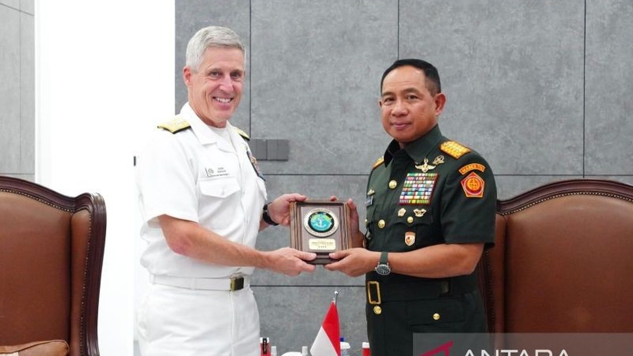 Panglima TNI Jenderal Agus Subiyanto dan Panglima Armada Pasifik AS Laksamana Stephen T. Koehler bahas penguatan kerja sama militer bilateral, termasuk latihan gabungan Komodo 2025.