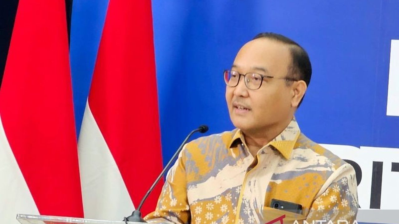Kementerian Kominfo beralih ke pelatihan daring untuk mencapai target 100.000 talenta digital pada 2025 guna efisiensi anggaran, meskipun Indonesia membutuhkan 9 juta talenta digital pada 2030.