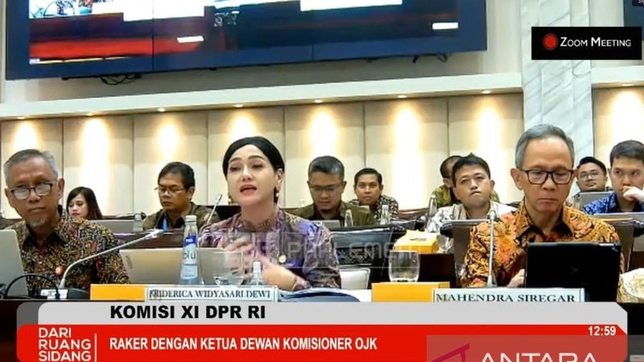Otoritas Jasa Keuangan (OJK) akan segera menggelar sidang terbuka Rancangan Peraturan Mahkamah Agung (Perma) tentang gugatan perdata terhadap pelaku usaha jasa keuangan untuk melindungi konsumen.