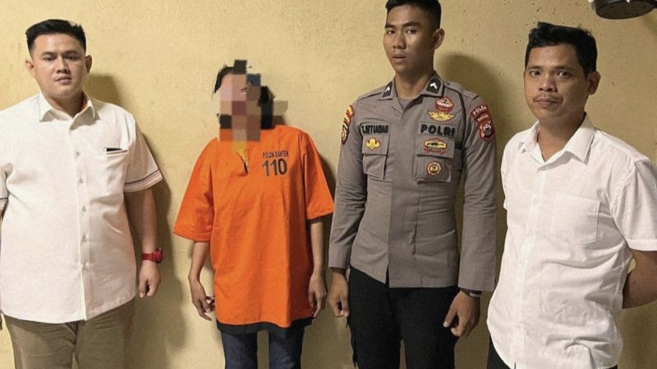 Polda Banten menangkap LA (43), seorang perempuan yang mengaku sebagai Paspampres dan menipu kepala daerah terpilih di Banten dengan surat tugas palsu.