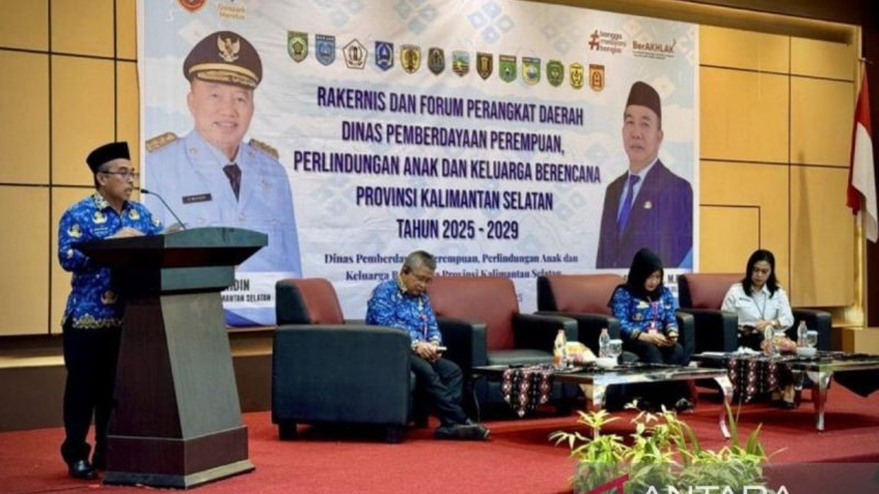 Gubernur Kalimantan Selatan, Muhidin, tegaskan komitmen kuat dalam melindungi perempuan dan anak melalui kebijakan yang terintegrasi dalam RPJMD 2025-2030, mencakup pendidikan, kesehatan, ekonomi, dan hukum.