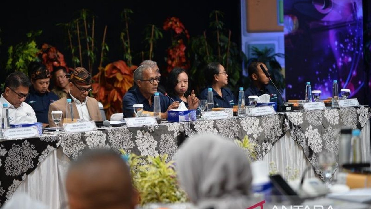 Komisi VII DPR RI memberikan apresiasi positif terhadap transformasi digital dan bisnis LKBN ANTARA Biro Jawa Barat yang dinilai mampu beradaptasi dengan perkembangan zaman.