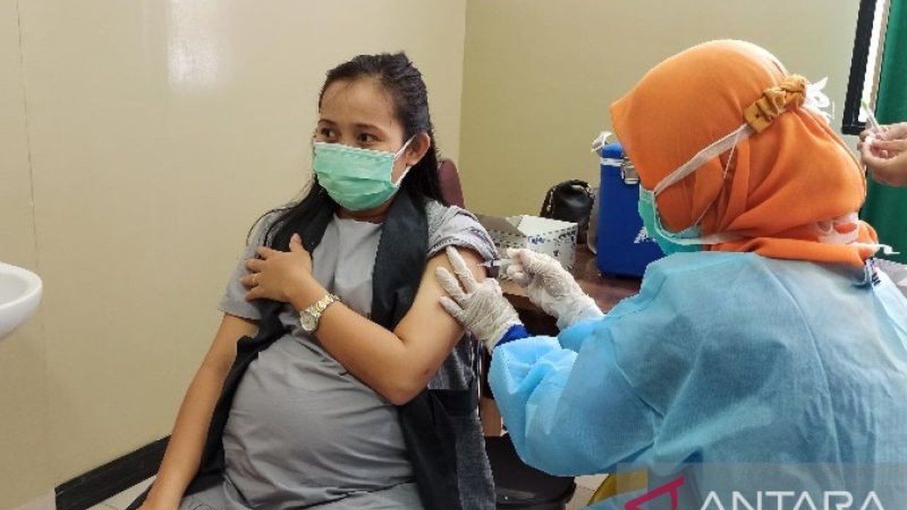 Vaksinasi influenza dan Tdap pada ibu hamil terbukti memberikan perlindungan penting bagi bayi hingga usia enam bulan, melindungi mereka dari penyakit serius seperti pertusis.