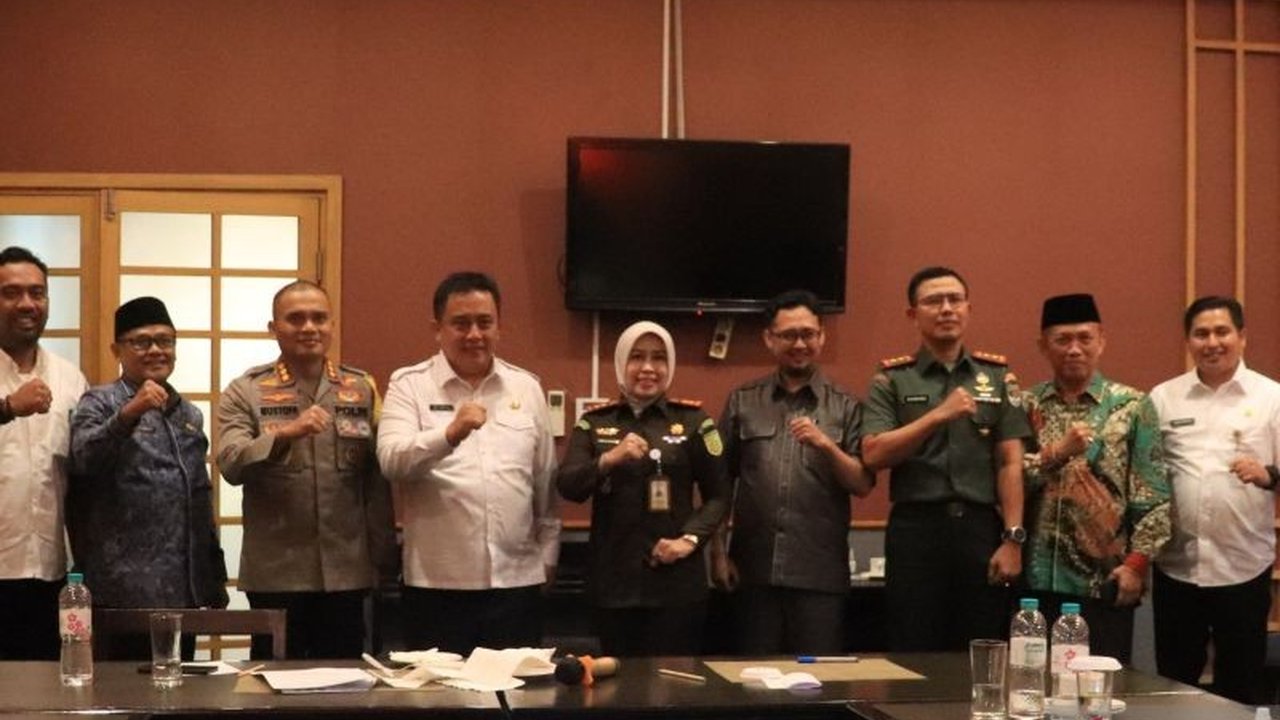 Pemerintah Kabupaten Bekasi menggelar rapat koordinasi untuk memastikan keamanan dan ketertiban selama bulan Ramadhan, melibatkan unsur Forkopimda dan instansi terkait.