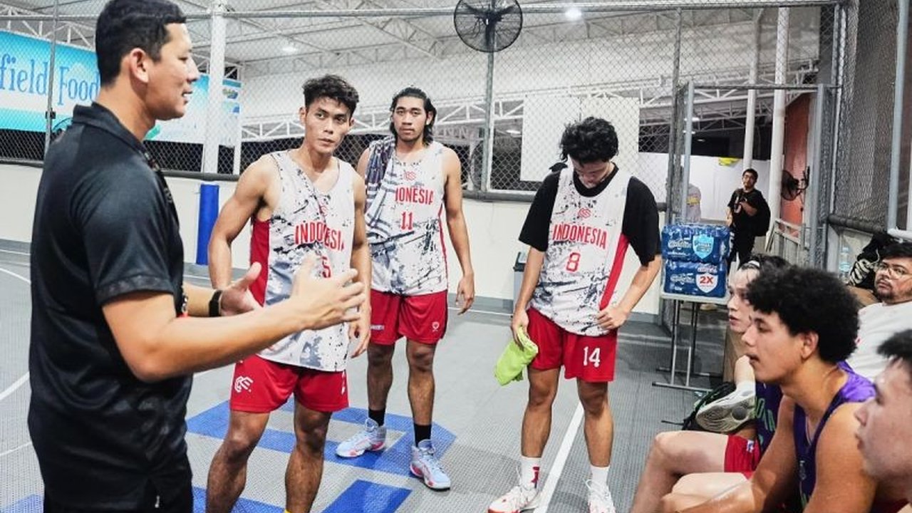 Pelatih timnas basket 3x3 Indonesia, Fandi Andika Ramadhani, mengungkapkan bahwa skuad putra dan putri membutuhkan penguatan skill dan fisik untuk bersaing di kancah internasional.