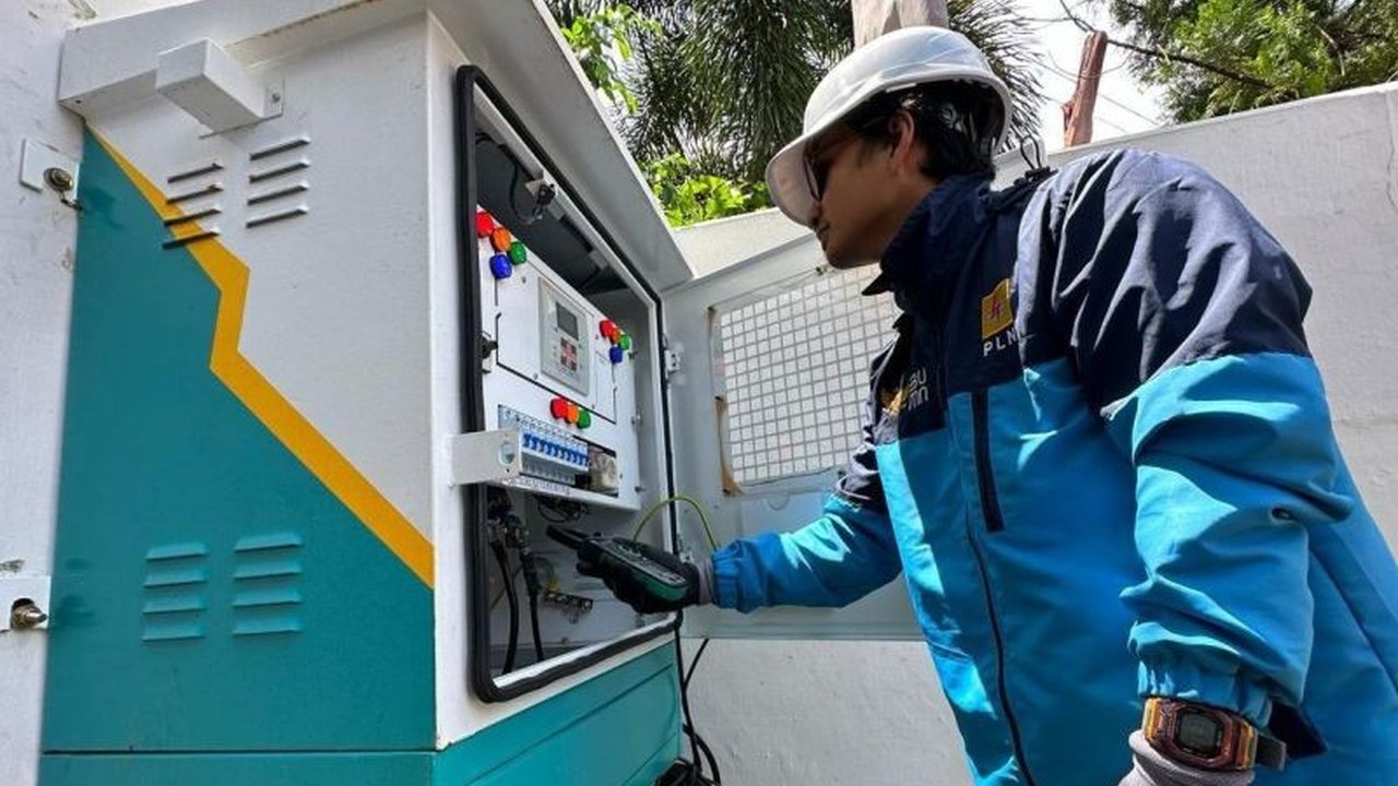 PT PLN UID Sulselrabar sukses mendapatkan 16 penghargaan bidang Keselamatan dan Kesehatan Kerja (K3) dari Pemerintah Provinsi Sulawesi Selatan dalam peringatan Bulan K3 Nasional 2025,  menunjukkan komitmen perusahaan terhadap keselamatan kerja.