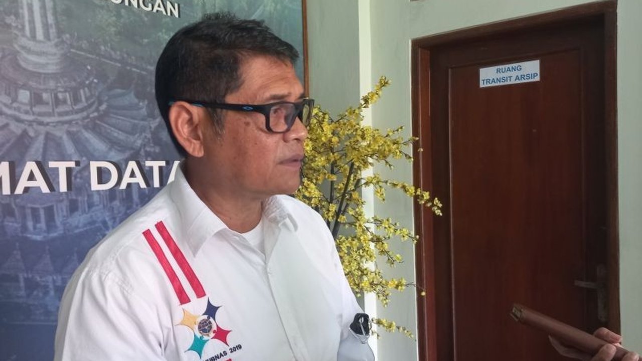 Dishub Bali akan menerbitkan surat edaran untuk mengatur kendaraan berpelat nomor luar Bali, guna mengatasi masalah padatnya kendaraan non-DK dan dampaknya pada lapangan kerja serta pendapatan pajak daerah.