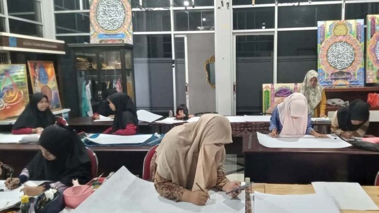 Pemkab Aceh Timur gencarkan pembinaan 150 qari dan qariah terbaiknya selama 20 hari untuk menghadapi MTQ Aceh ke-37 di Pidie Jaya, Oktober 2025, dengan target prestasi maksimal.