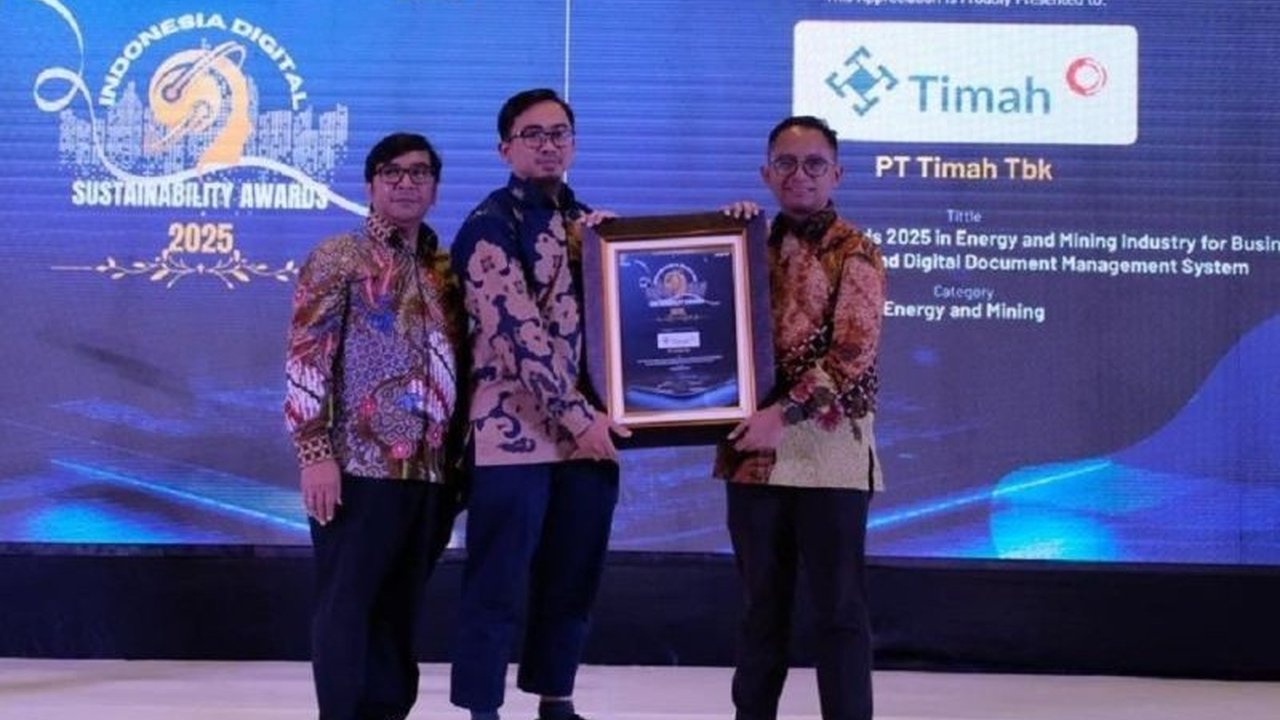 PT Timah Tbk meraih penghargaan Indonesia Digital Sustainability Awards 2025 berkat keberhasilannya dalam menerapkan inovasi teknologi digital untuk meningkatkan efisiensi dan keberlanjutan bisnis pertambangan timah.