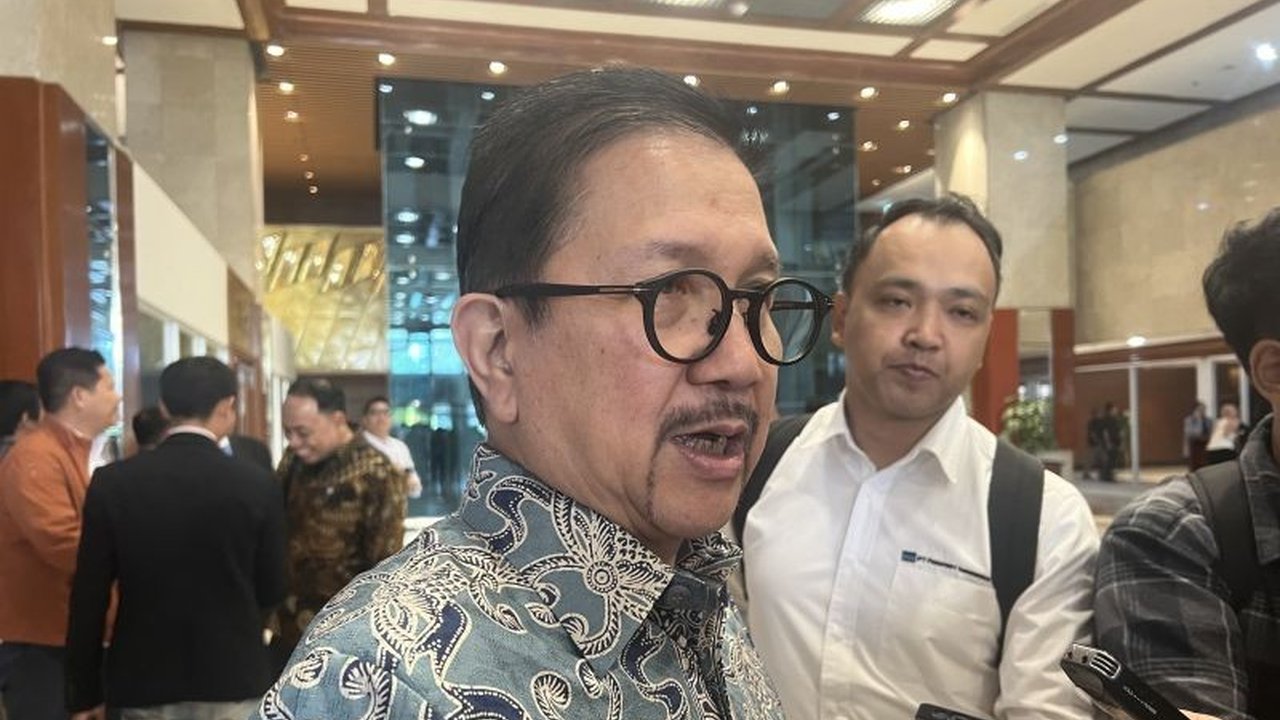 Presiden Direktur PT Freeport Indonesia membantah tudingan kesengajaan kebakaran smelter di Gresik, Jawa Timur; menyatakan kebakaran akibat masalah teknis dan bukan untuk mendapatkan perpanjangan izin ekspor.