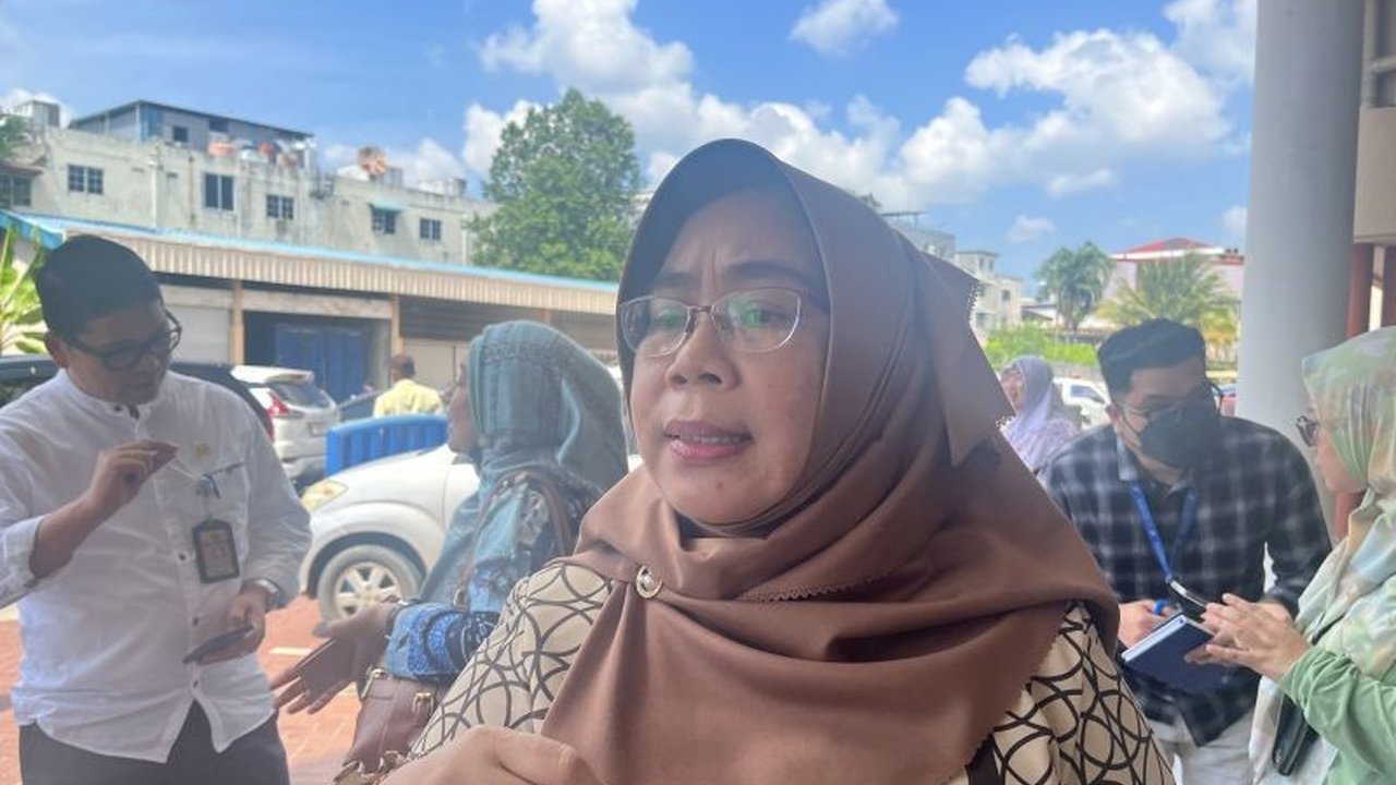 Badan Kepegawaian dan Pengembangan Sumber Daya Manusia (BKPSDM) Kota Batam mengumumkan 322 pelamar PPPK tahap kedua tidak lolos seleksi administrasi, mayoritas karena ketidaksesuaian pengalaman kerja dan kualifikasi pendidikan.