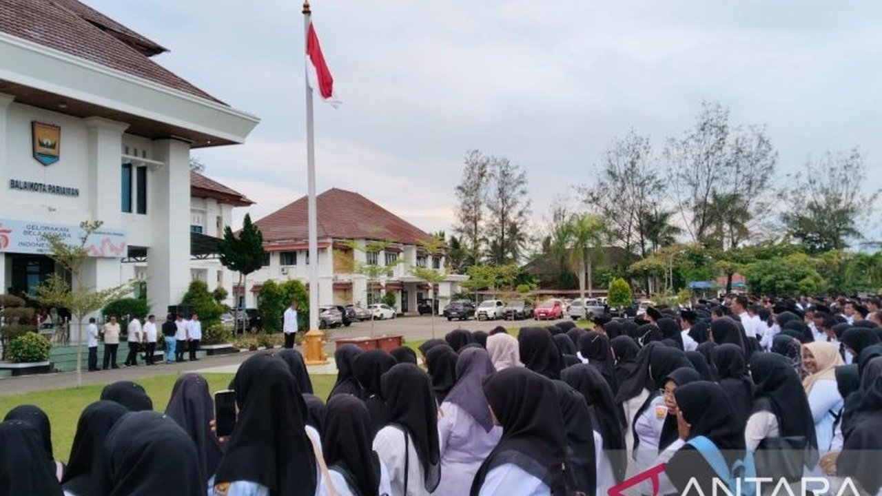 Pemerintah Kota Pariaman menyamakan masa kontrak guru PPPK dengan usia pensiun PNS, memberikan hak yang sama dengan PNS sesuai Undang-Undang ASN.