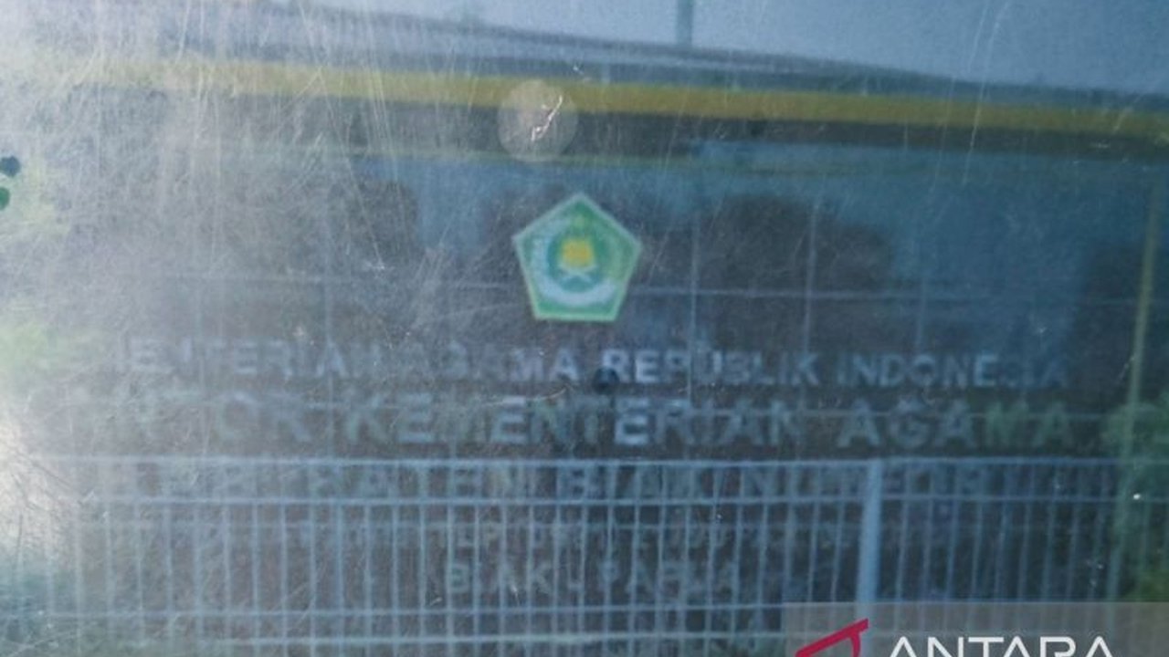 Penentuan awal Ramadhan 1446 H di Biak Numfor masih menunggu hasil sidang isbat pemerintah pada 28 Februari 2025, sementara Muhammadiyah telah menetapkan 1 Maret 2025 sebagai awal Ramadhan.