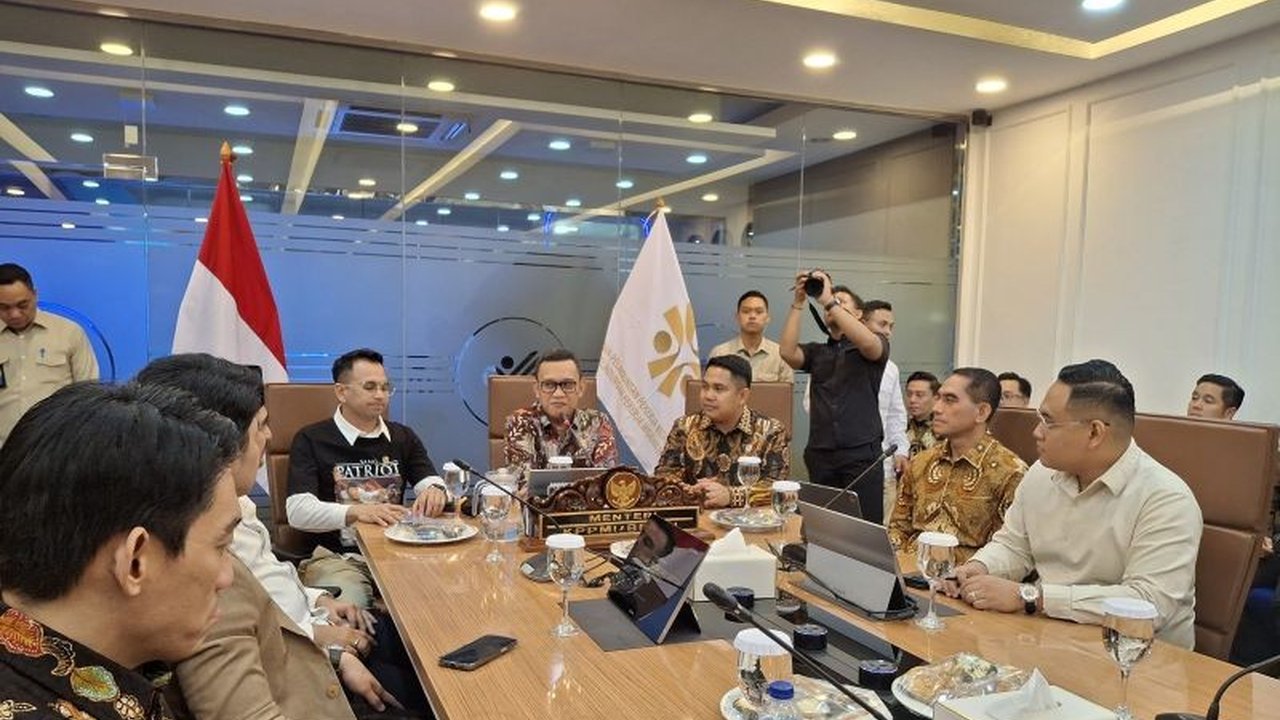 Kementerian Perlindungan Pekerja Migran Indonesia (KP2MI) mengajak Raffi Ahmad dan para influencer untuk mengarahkan tren #KaburAjaDulu agar lebih produktif bagi individu, keluarga, dan negara.