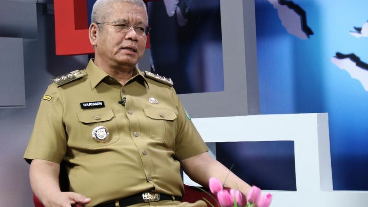Penjabat Gubernur Kalimantan Barat, Harisson, menyampaikan permohonan maaf dan mengungkapkan sejumlah pencapaian selama 17 bulan memimpin, menjelang pelantikan Gubernur dan Wagub terpilih.
