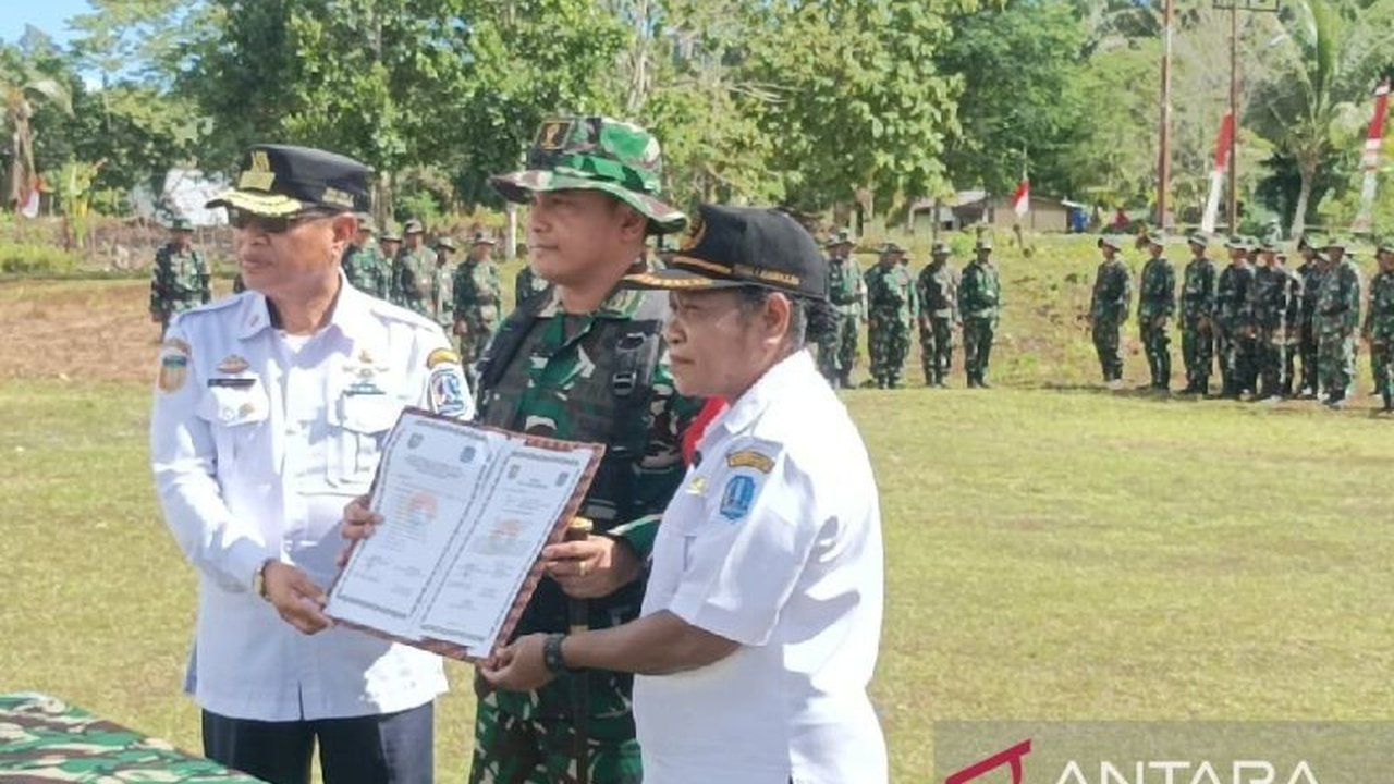 TNI membangun 10 rumah layak huni tipe 45 bagi warga Kampung Busdori, Biak Numfor, Papua, melalui program TMMD ke-123,  menjawab kebutuhan perumahan dan ketahanan pangan masyarakat setempat.