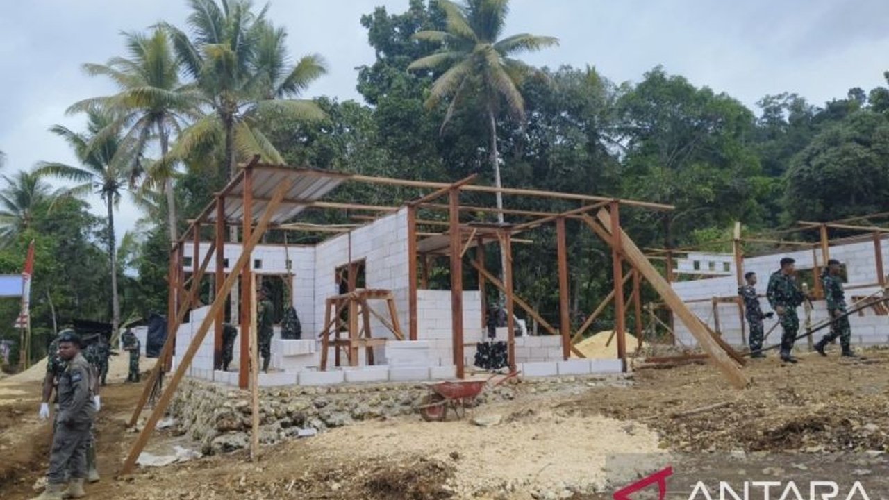 Pemerintah Kabupaten Biak Numfor, Papua, mewajibkan seluruh pengadaan barang dan jasa pemerintah diinput ke SiRUP pada tahun 2025 untuk mewujudkan transparansi dan mencegah korupsi.