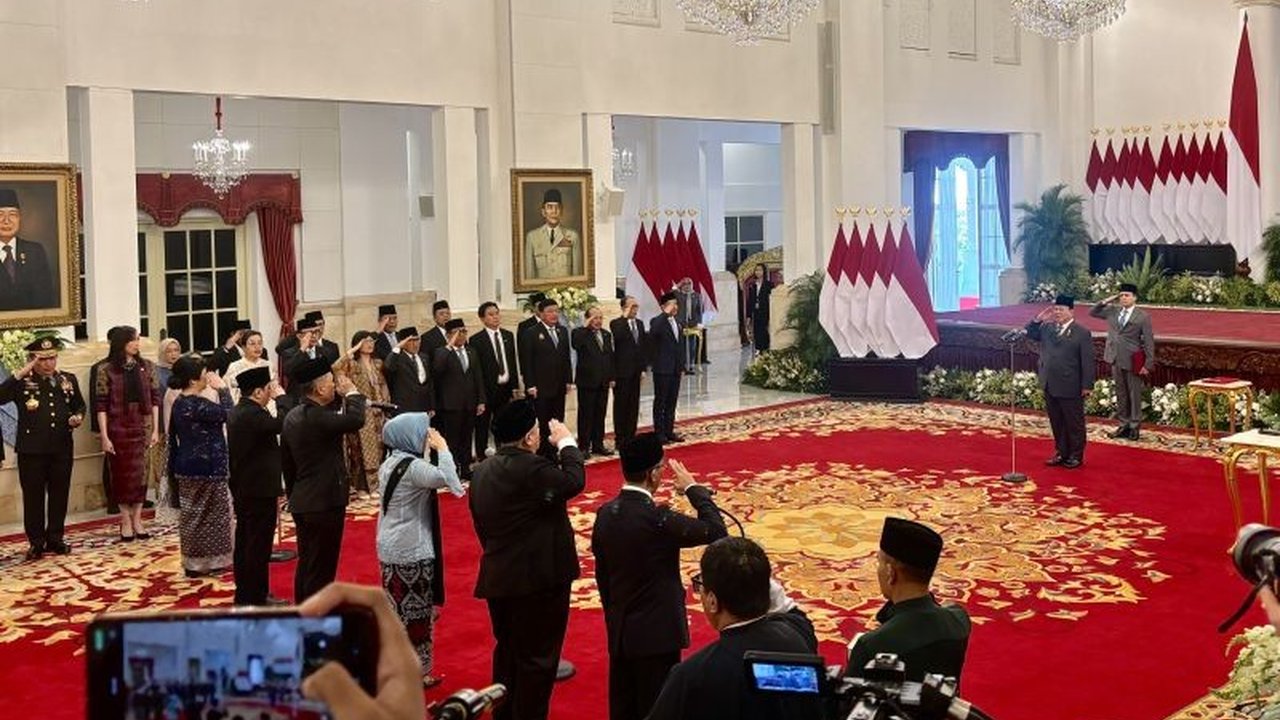 Presiden Prabowo Subianto resmi melantik Muhammad Yusuf Ateh sebagai Kepala BPKP definitif dan sejumlah pejabat penting lainnya di Istana Negara.