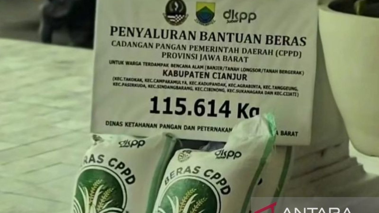 Pemerintah Kabupaten Cianjur menyalurkan 115 ton beras CPPD untuk 6.423 jiwa korban bencana alam banjir, longsor, dan pergerakan tanah di 10 kecamatan wilayah selatan Cianjur.