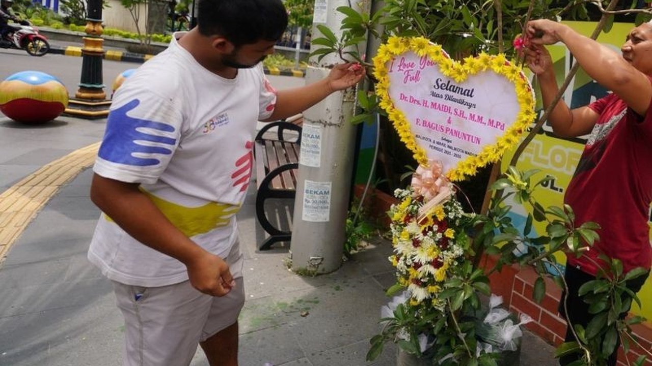 Wali Kota Madiun terpilih, Maidi, mengajak masyarakat mengganti ucapan selamat berupa karangan bunga dengan bibit pohon buah dalam rangka pelantikan pada 20 Februari 2025.