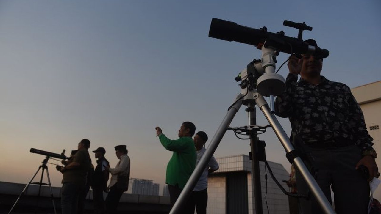 Kementerian Agama akan melakukan pemantauan hilal di 125 titik seluruh Indonesia pada 28 Februari 2025 untuk menentukan awal Ramadhan 1446 H.